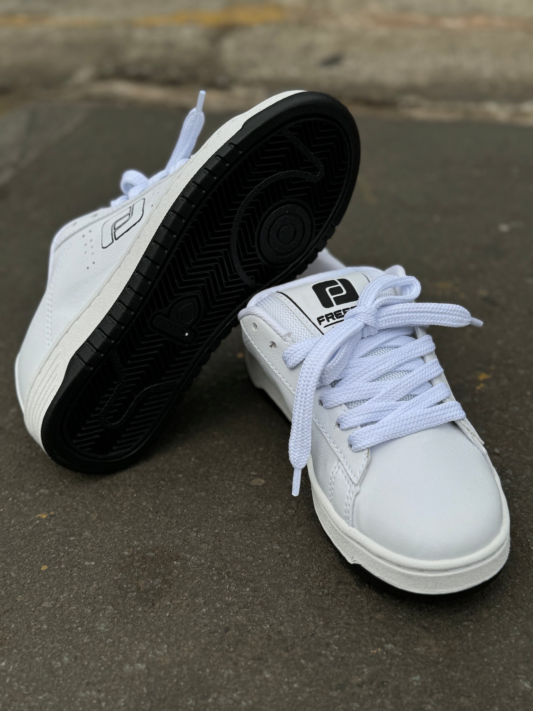 Freeday Jab White/Black