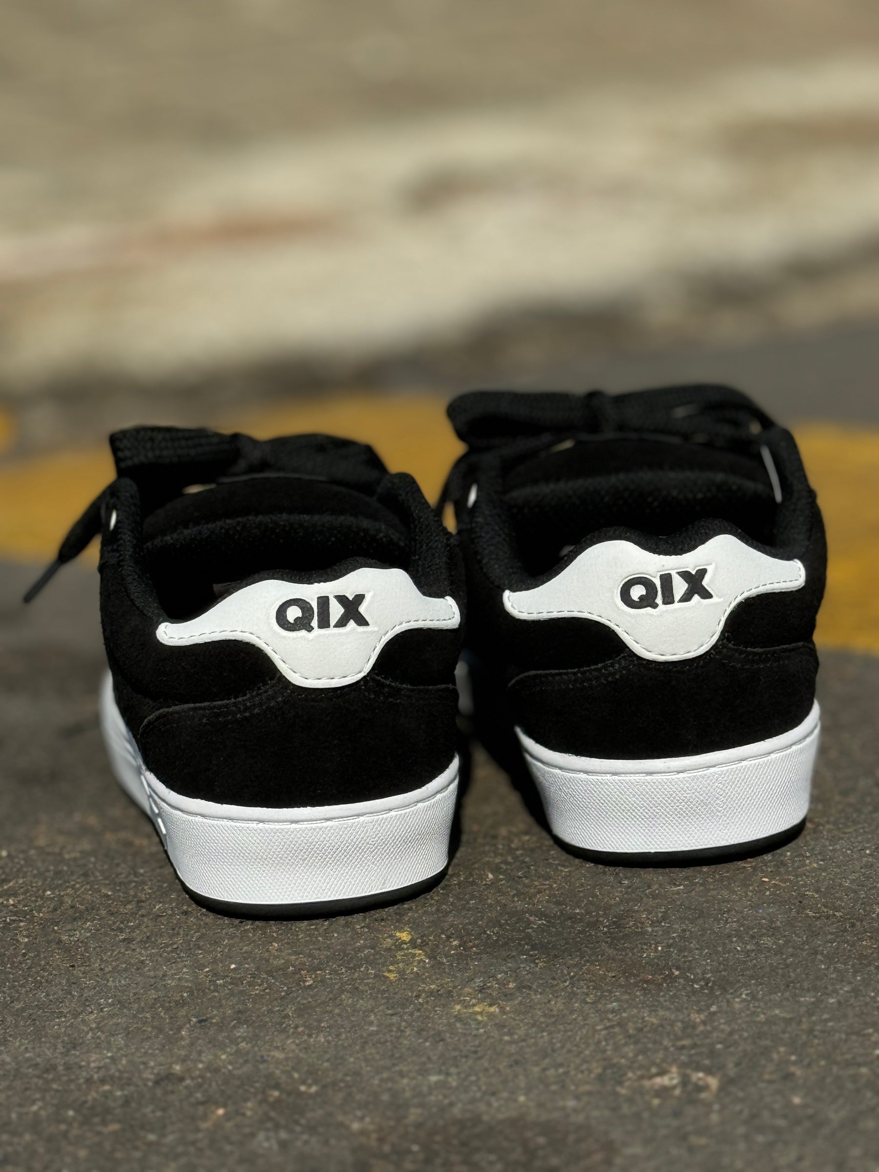 Qix Combat Suede Preto